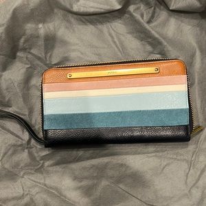 Fossil zip around wallet